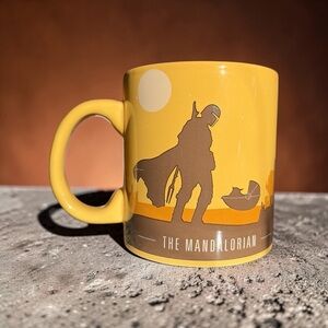STAR WARS THE MANDALORIAN YELLOW 16 OZ COFFEE MUG